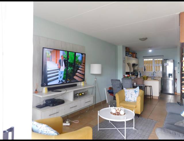 2 BEDROOM DUPLEX FOR SALE IN CAVERSHAM GLEN